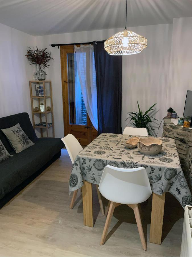 Apartaments Albinana Llavorsí Buitenkant foto