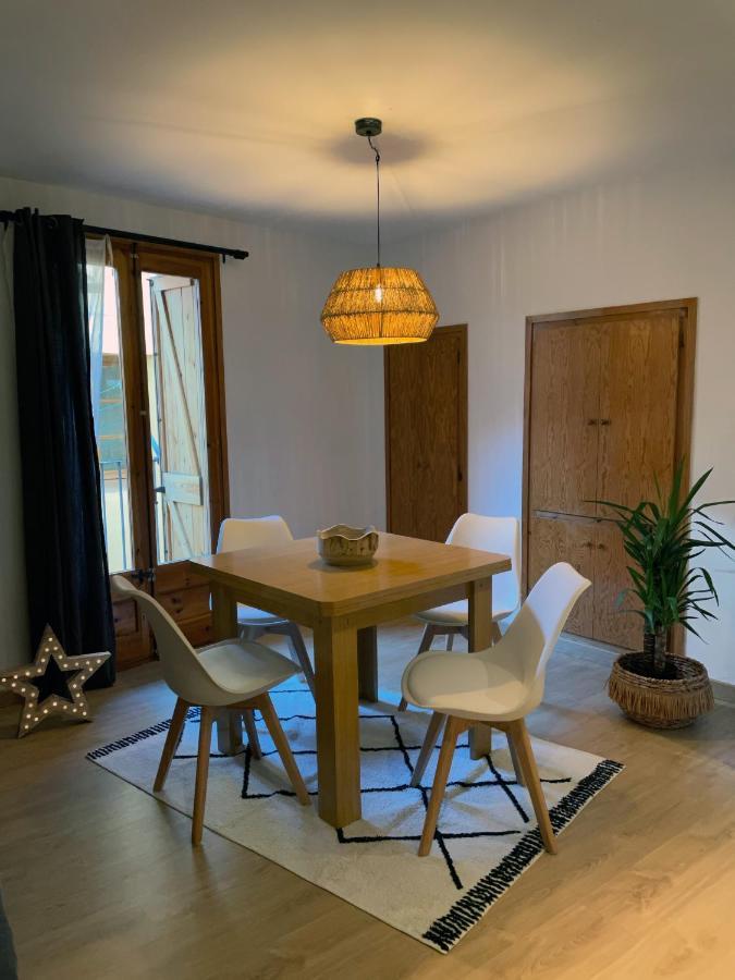 Apartaments Albinana Llavorsí Buitenkant foto